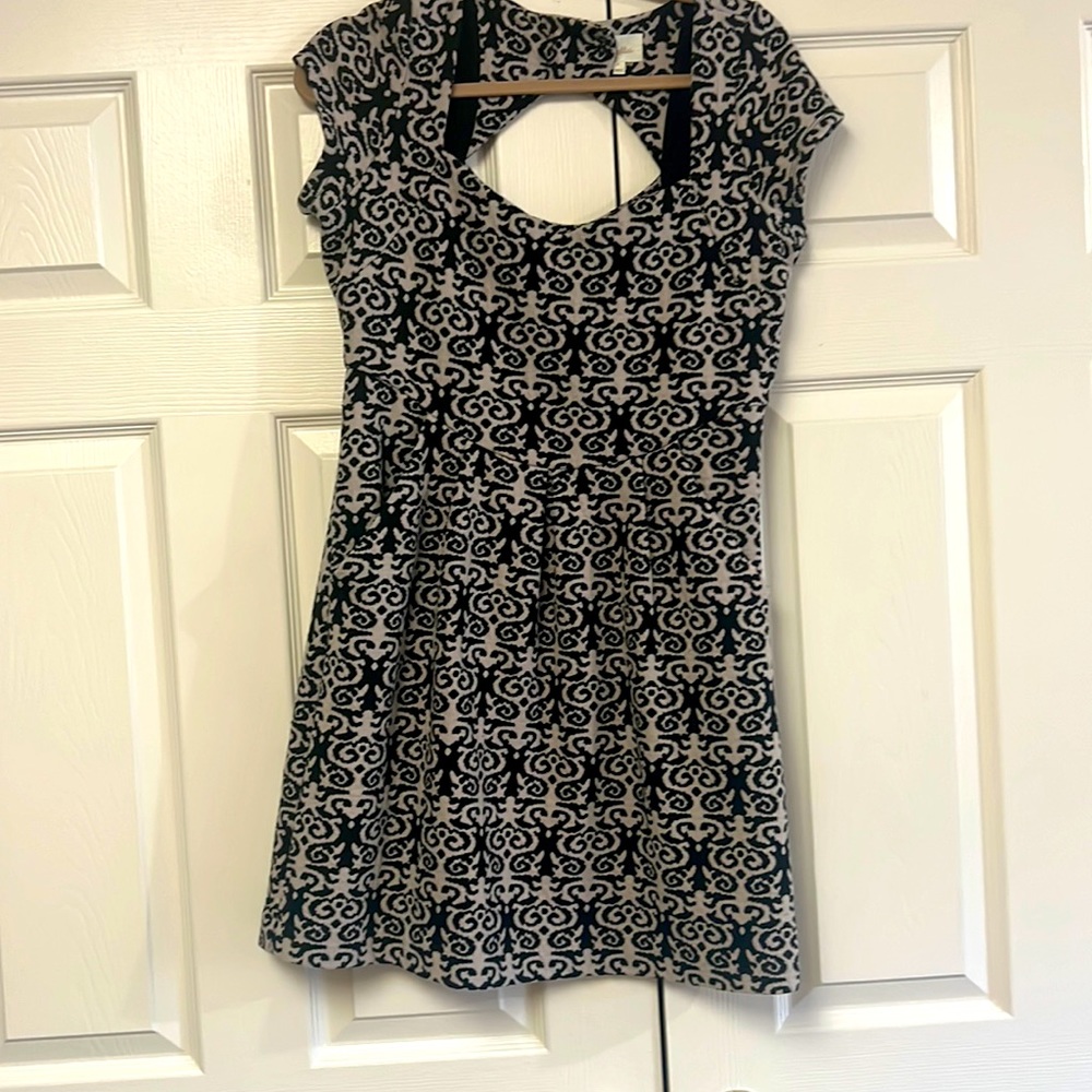 Anthropologie Deletta black grey swirl print mini dress stretchy cap sleeves M - Picture 1 of 12